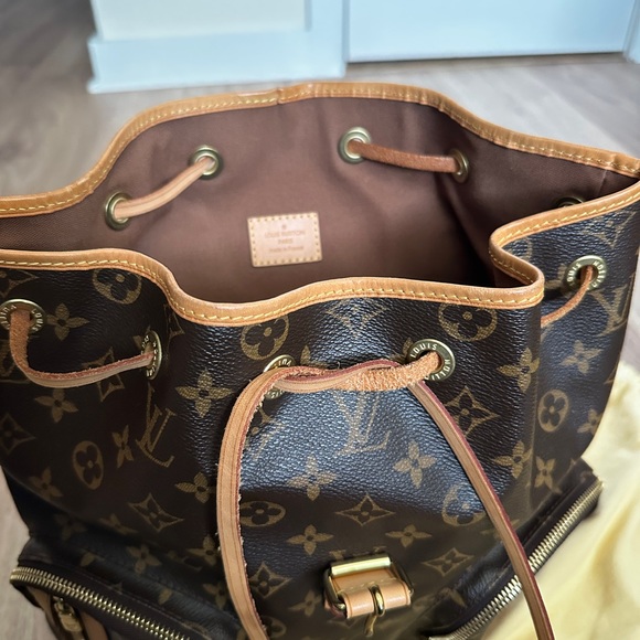 Louis Vuitton Bosphore Backpack - Picture 9 of 16
